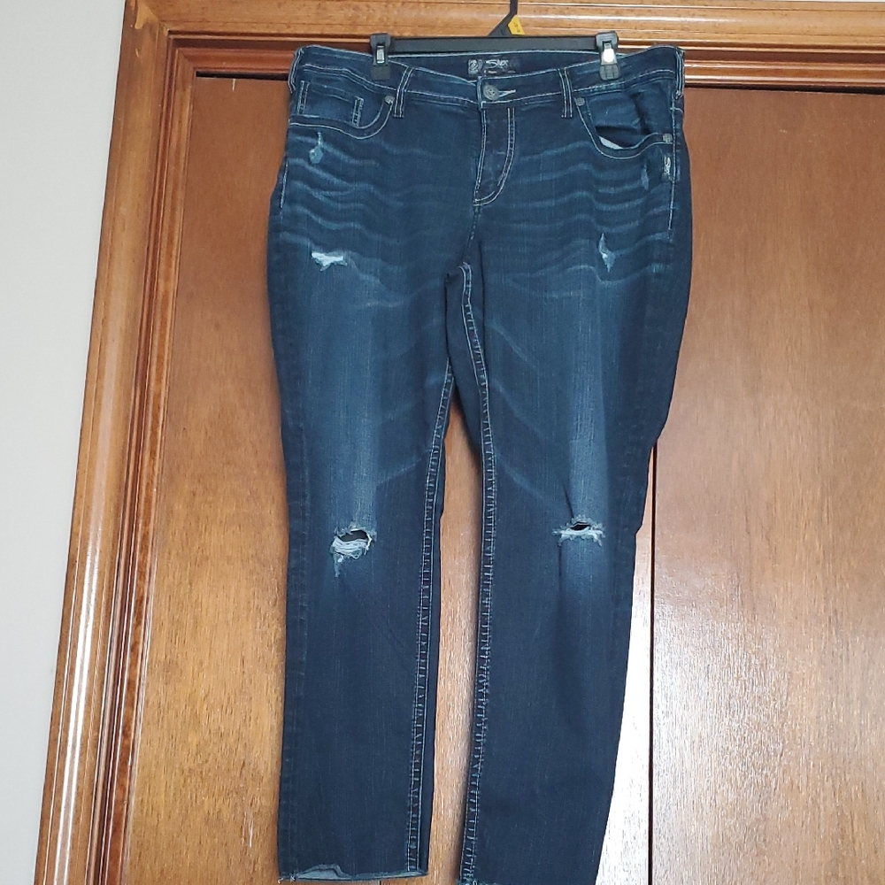 Silver Women's Dark Blue Distressed Skinny Jeans